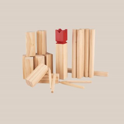 Pinewood-outdoor-throwing-game